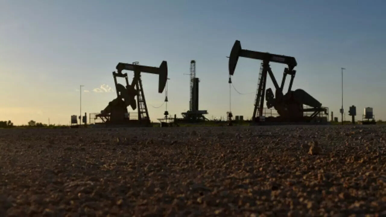 Image default